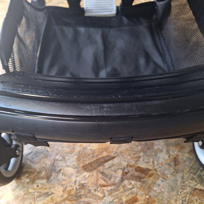 Bugaboo - Bee 5 - Black Duo with Gray &amp; Blue Carrycot